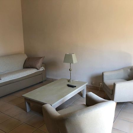 Aux Pieds Des Arenes Apartment Арл Екстериор снимка