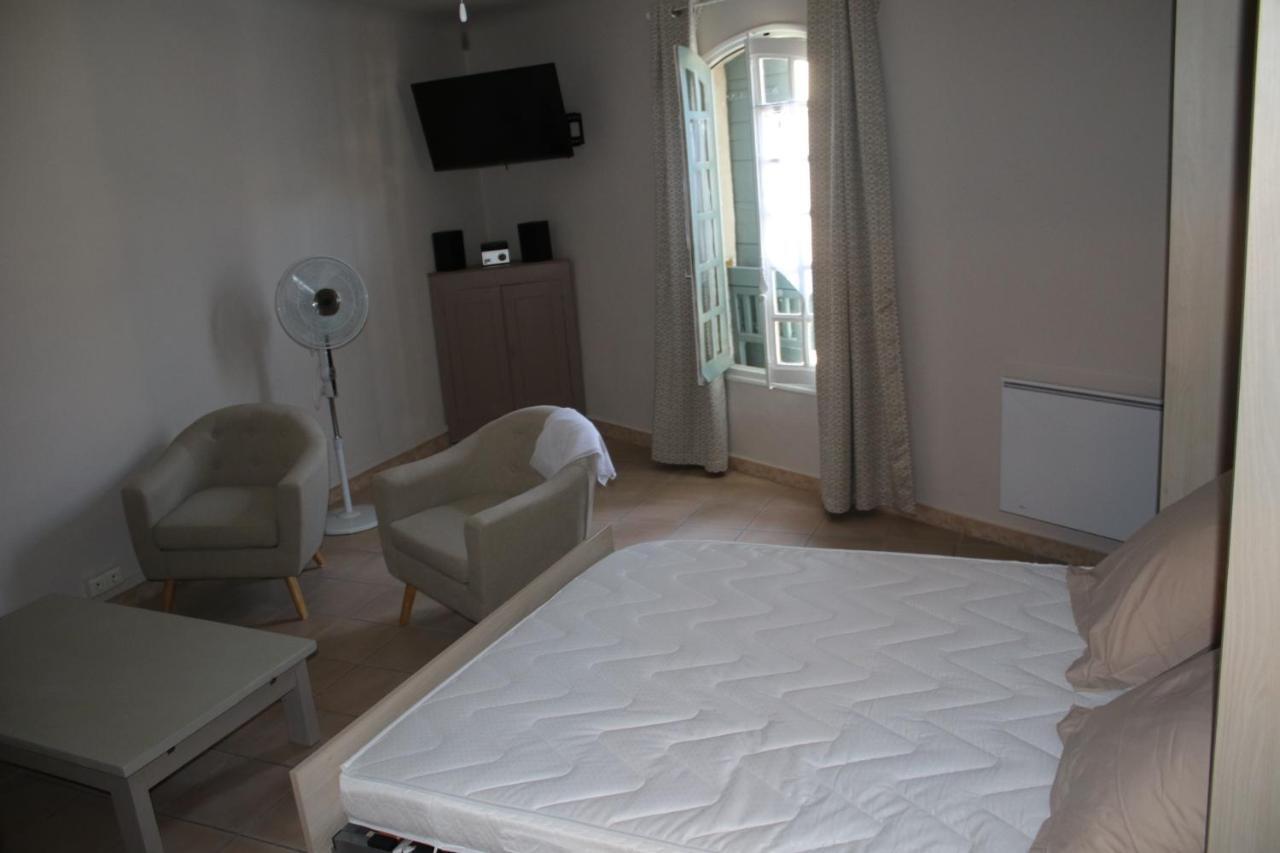 Aux Pieds Des Arenes Apartment Арл Екстериор снимка