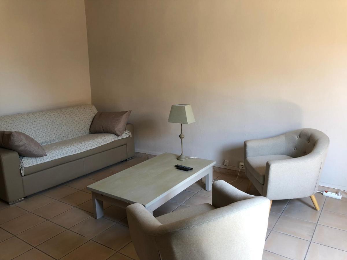Aux Pieds Des Arenes Apartment Арл Екстериор снимка