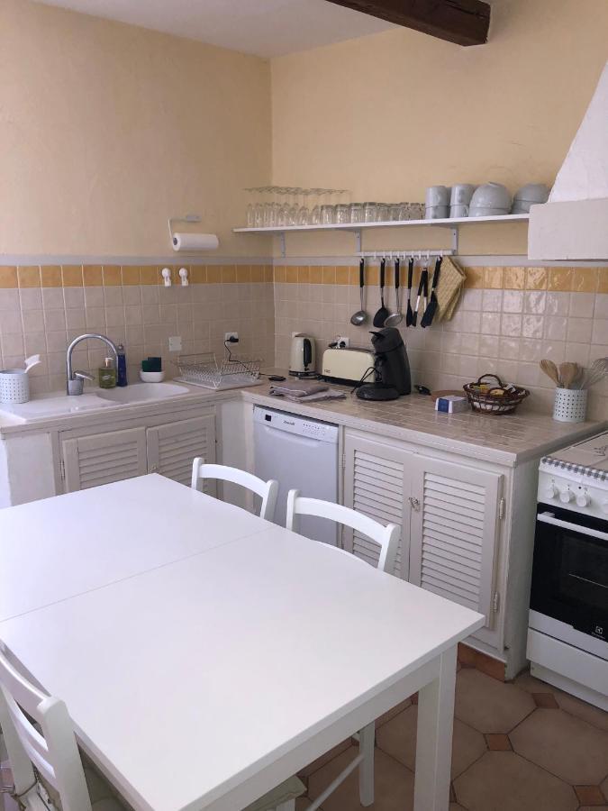Aux Pieds Des Arenes Apartment Арл Екстериор снимка