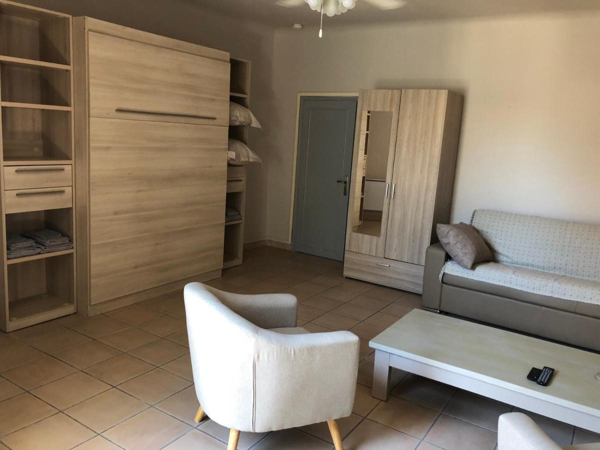 Aux Pieds Des Arenes Apartment Арл Екстериор снимка