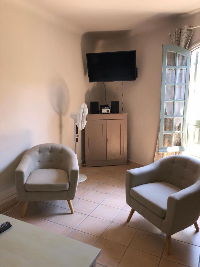 Aux Pieds Des Arenes Apartment Арл Екстериор снимка