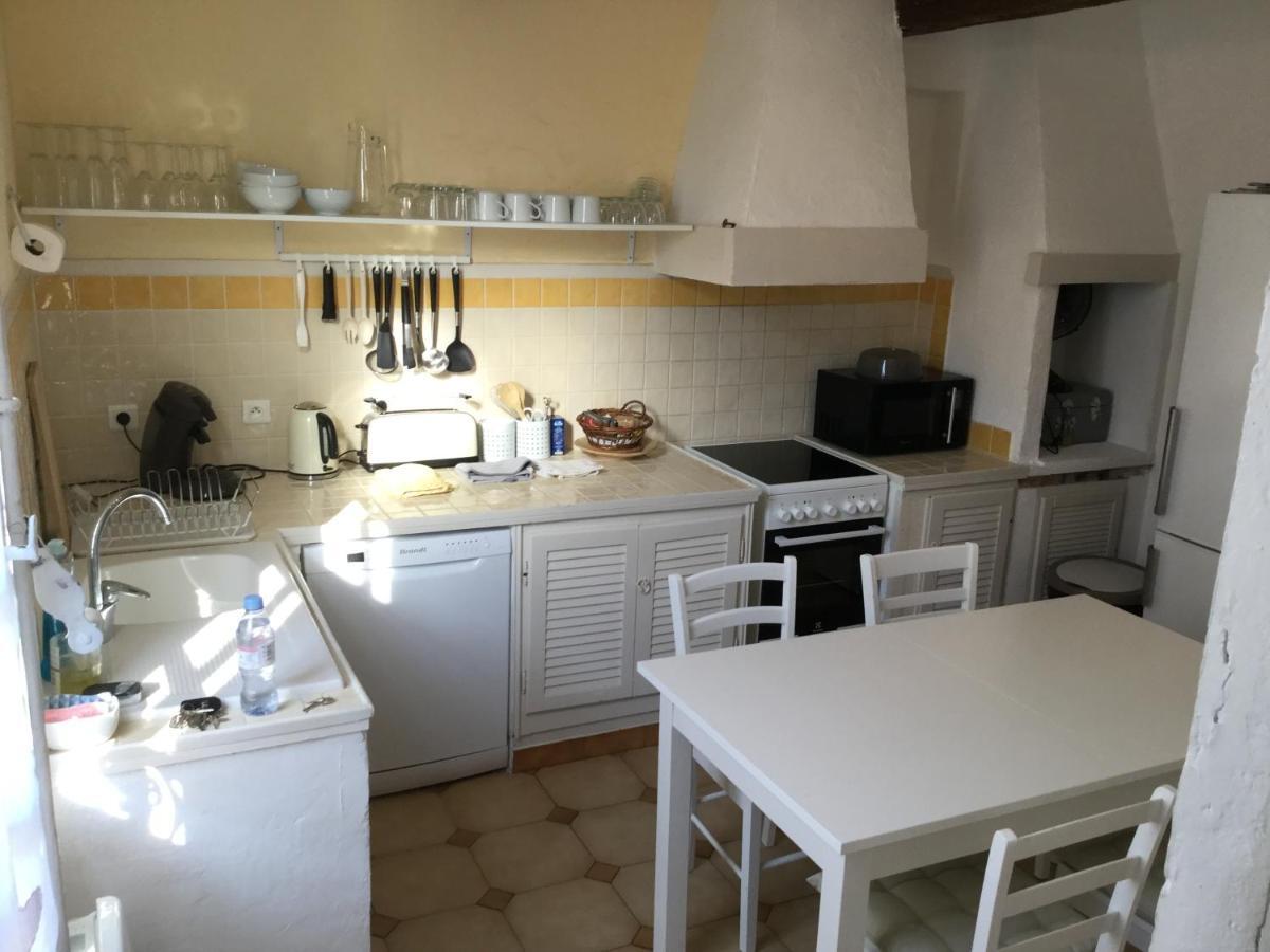Aux Pieds Des Arenes Apartment Арл Екстериор снимка