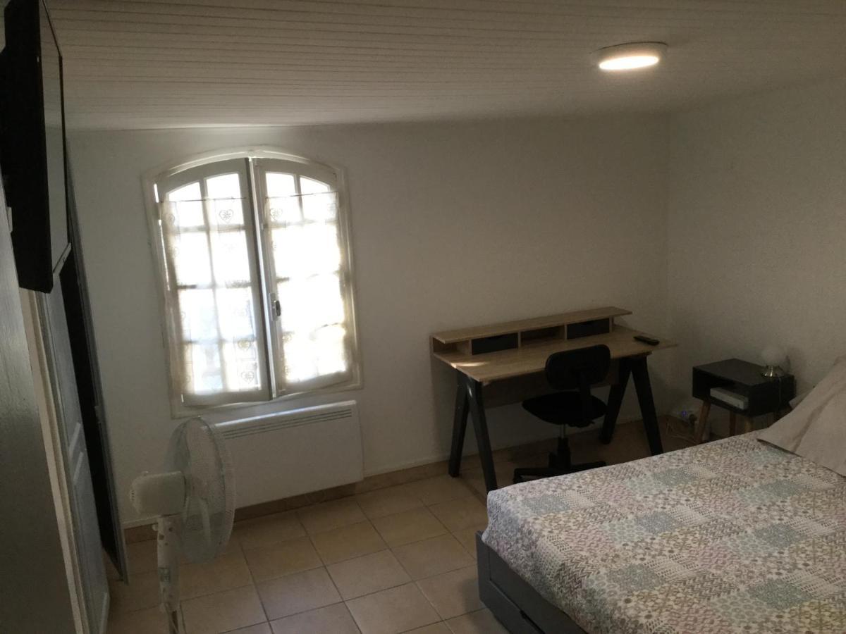 Aux Pieds Des Arenes Apartment Арл Екстериор снимка